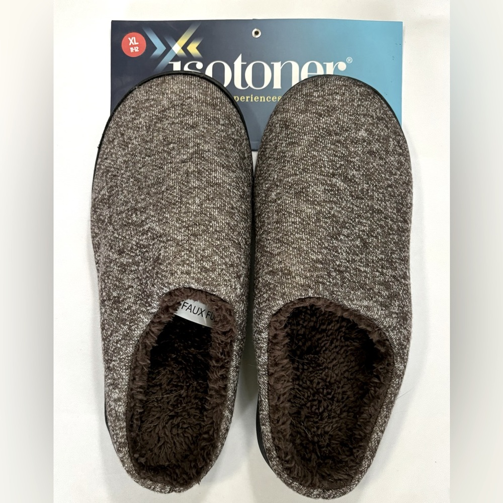 Isotoner Men's XL 11-12 Hard Sole Brown Slippers New in Package - Picture 1 of 3